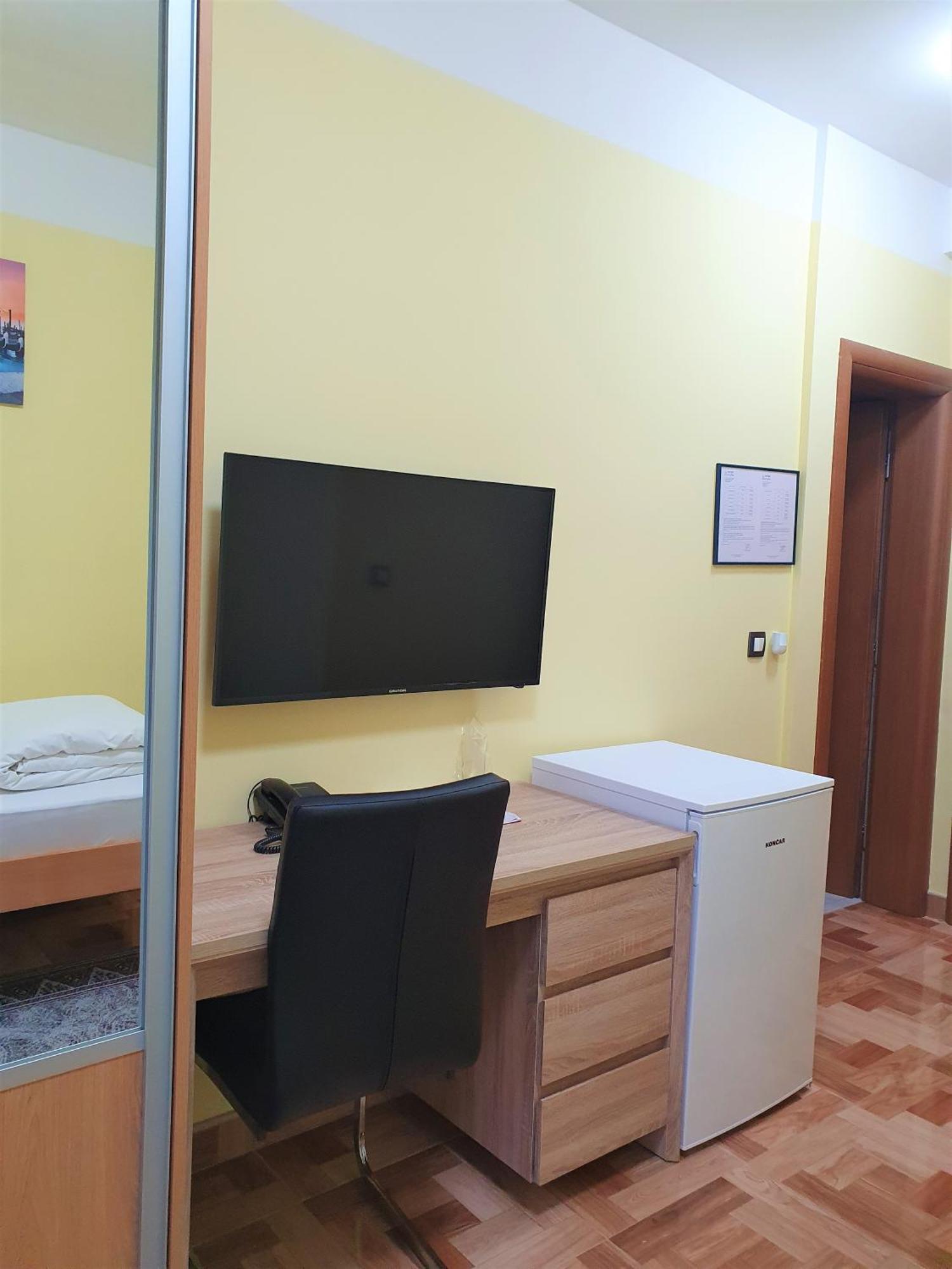 Hotel Europa Загреб Экстерьер фото
