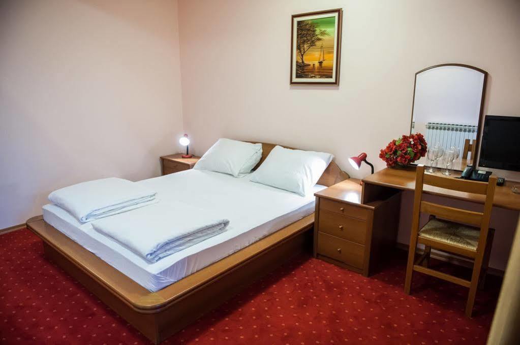 Hotel Europa Загреб Экстерьер фото