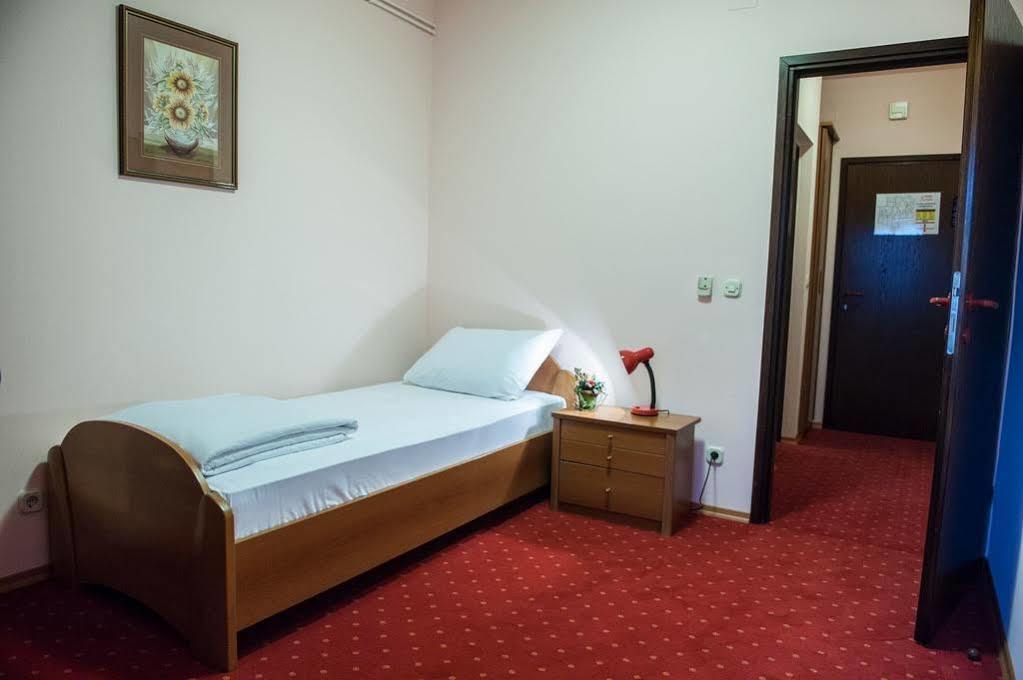 Hotel Europa Загреб Экстерьер фото