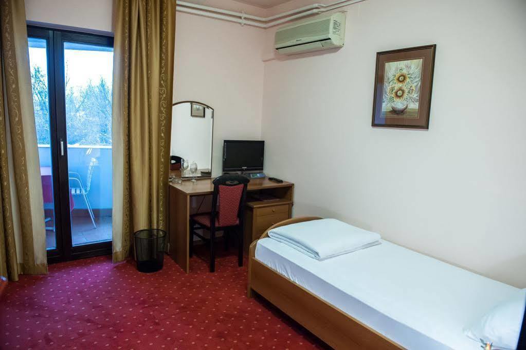 Hotel Europa Загреб Экстерьер фото